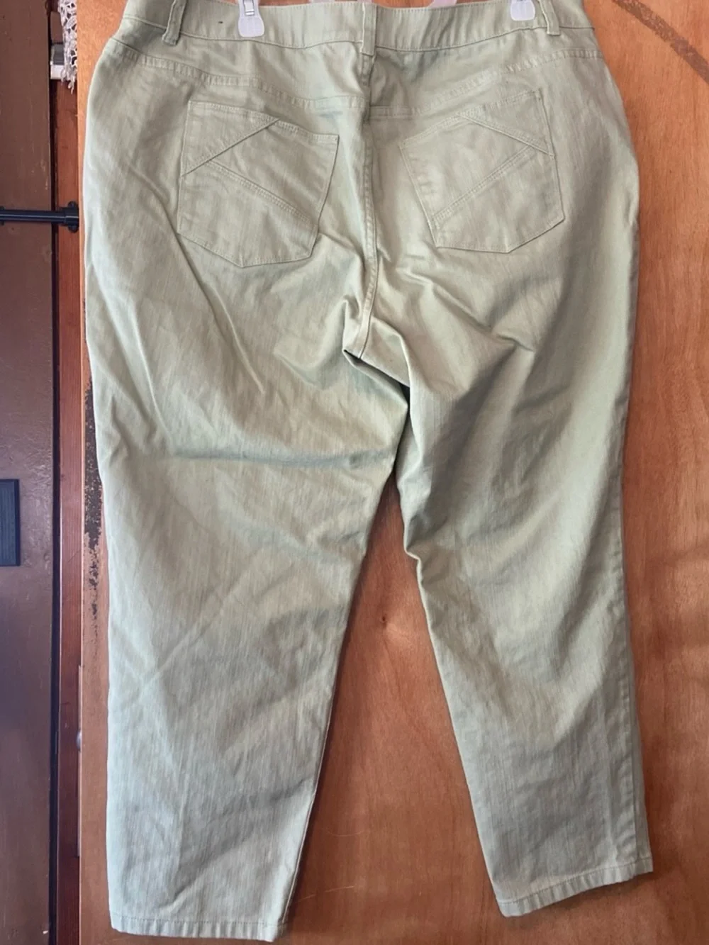 Women's Straight Leg Pants in Light Olive
